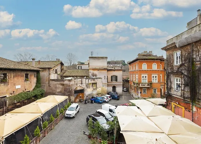 Trastevere Luxury Panoramic Terrace Apartment Rom